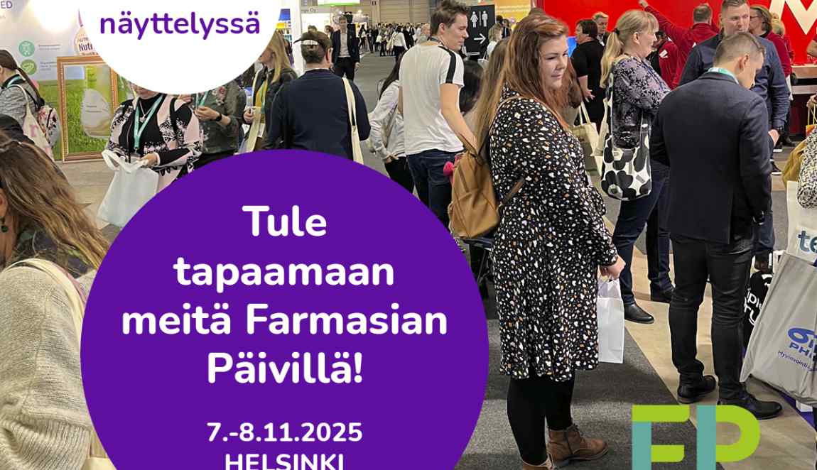 ihmisiä messuilla käytävällä esittelyständien välissä